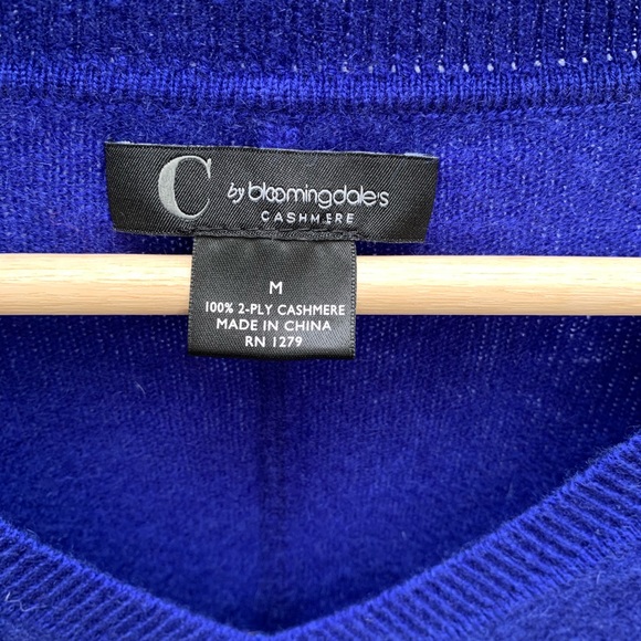 Bloomingdales • 💯% Cashmere Sweater - Picture 2 of 4